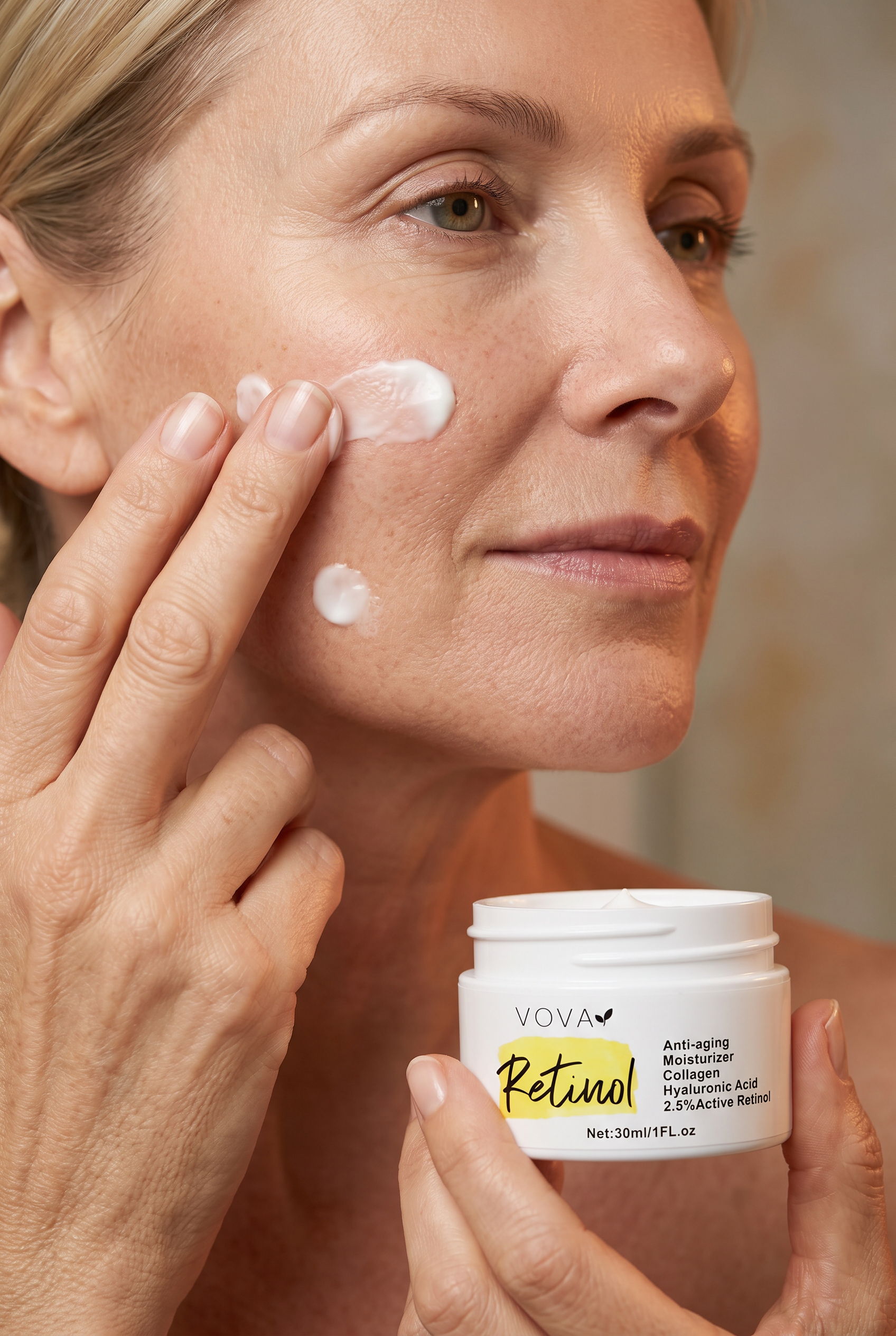 VOVA Retinol gezichtscrème van Beauty Vellvet, aanzicht 2